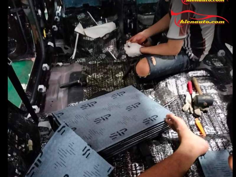 Bọc chống ồn cho sàn xe Suzuki XL7