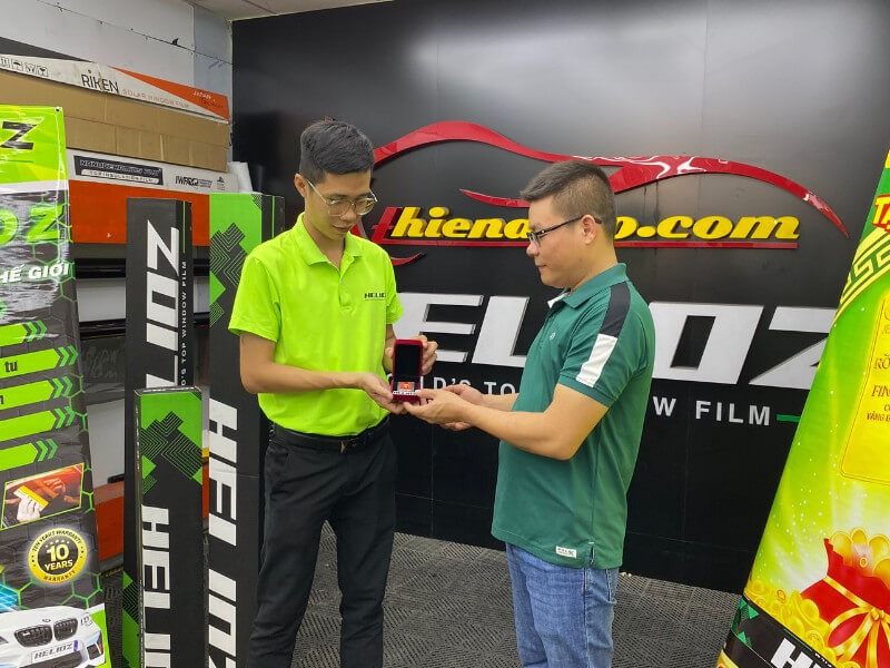 Địa chỉ dán phim cách nhiệt Helioz chính hãng tại Thành phố Hồ Chí Minh