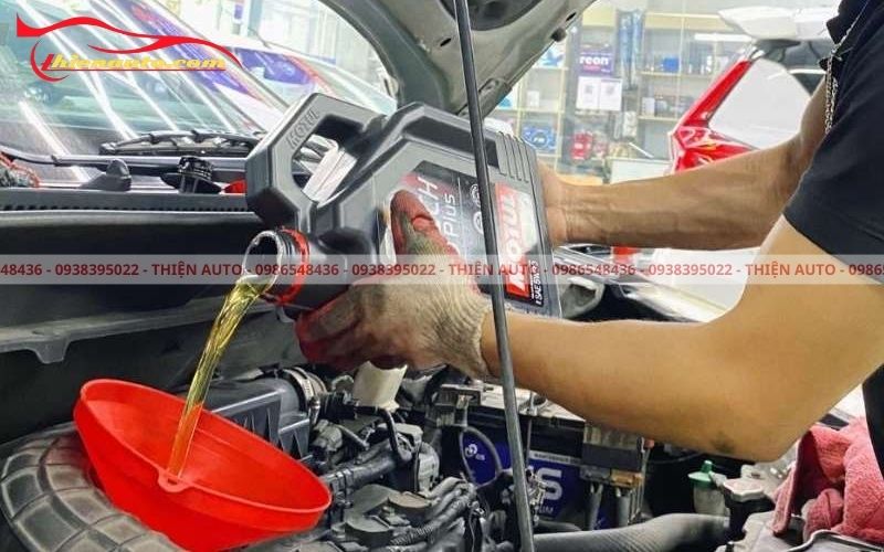 Suzuki XL7 Hybrid thay bao nhiêu lít nhớt?