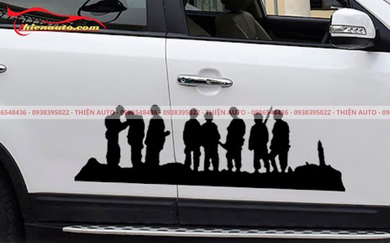 Dán decal xe ô tô có bị phạt không? Dán decal xe ô tô có bị phạt không?