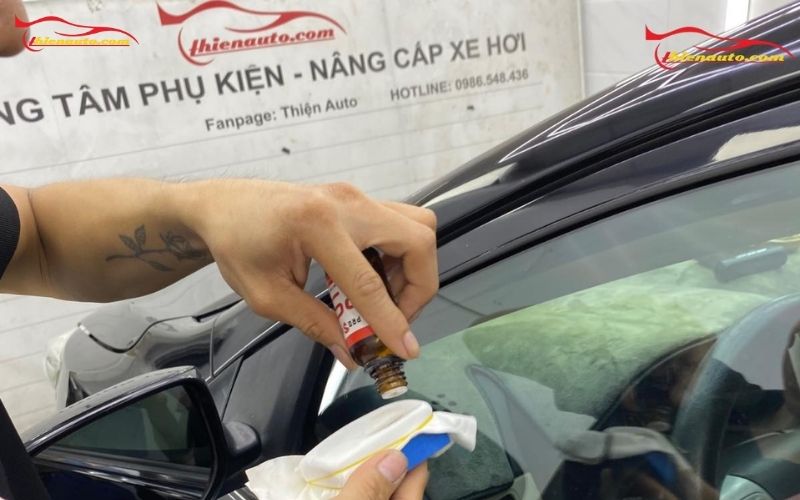 Xử lý xe ô tô bị trầy xước nhẹ Xử lý xe ô tô bị trầy xước nhẹ