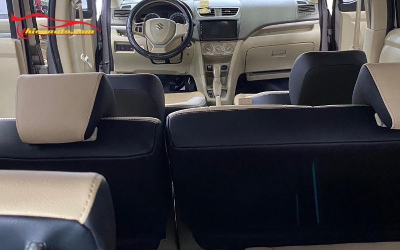 Bọc ghế da Suzuki XL7 phối đen với trắng kem Bọc ghế da Suzuki XL7 phối đen với trắng kem
