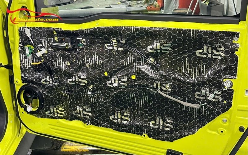 Cách âm cửa xe để hạn chế tiếng gió và tiếng ồn khi xe di chuyển