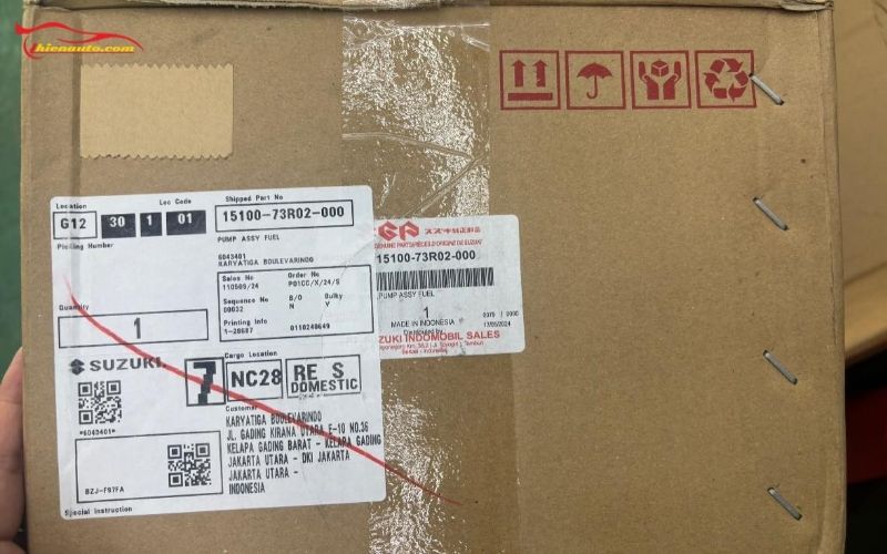 Thay cụm bơm xăng Suzuki XL7