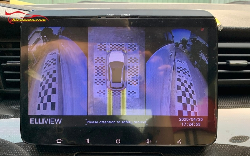 Camera 360 Suzuki Fronx hiển thị góc cam trên cao và hai bên