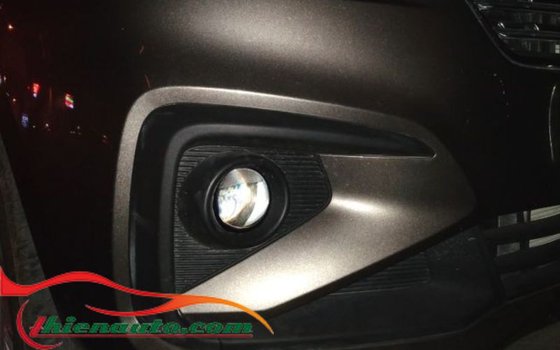 Lắp đặt đèn LED sương mù trên xe là một lựa chọn thông minh Lắp đặt đèn LED sương mù trên xe là một lựa chọn thông minh