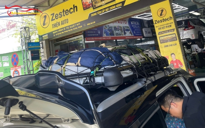 Hình ảnh lắp giá nóc XL7 thực tế tại Phukiensuzuki