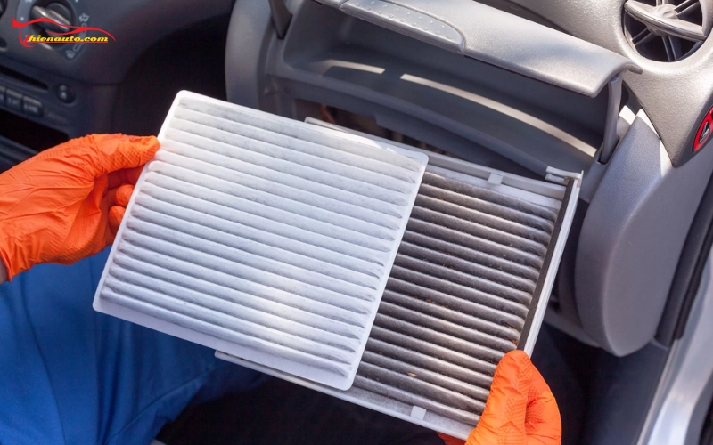 Lọc gió điều hòa ô tô giữ lại bụi bẩn, côn trùng, lá cây, lọc bụi mịn và các chất ô nhiễm