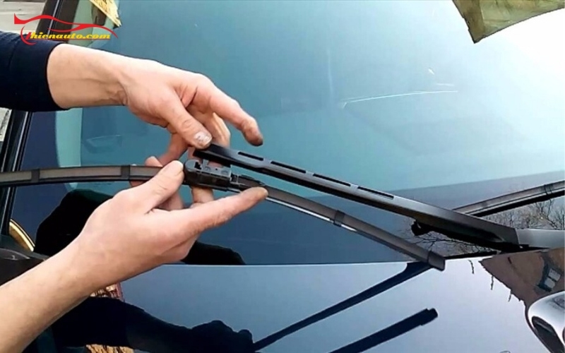 Hướng dẫn lắp đặt cần gạt mưa cho Suzuki đúng cách