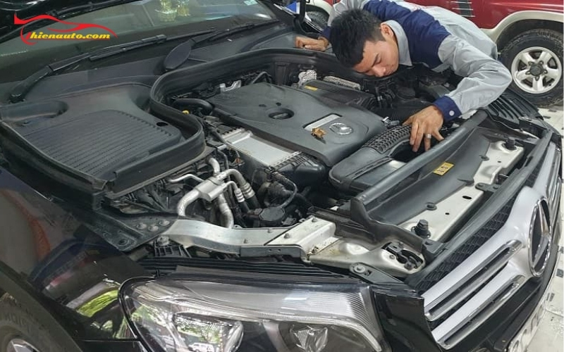 Xe ô tô chết máy giữa đường đột ngột