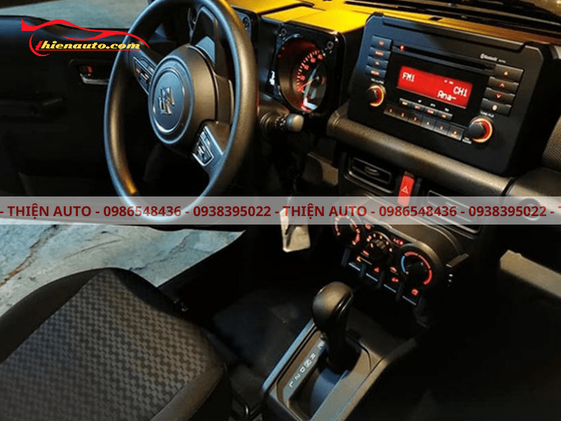 Khoang lái của Suzuki Jimny Khoang lái của Suzuki Jimny