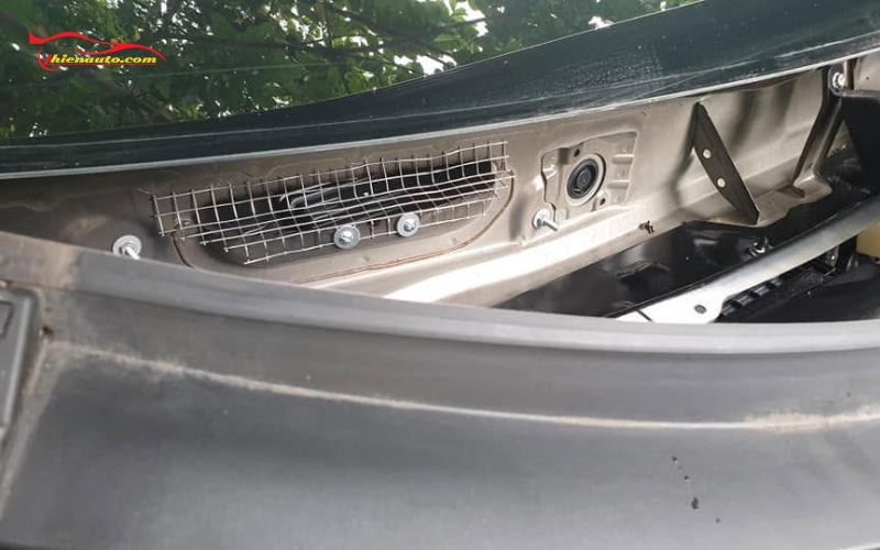 Lắp lưới chống chuột Suzuki XL7