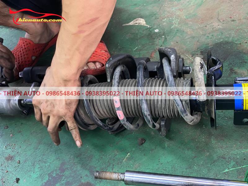 Thay giảm xóc Suzuki Ertiga tại thành phố Hồ Chí Minh Thay giảm xóc Suzuki Ertiga tại thành phố Hồ Chí Minh