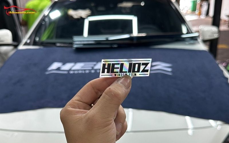 Dán phim cách nhiệt Helioz cho ô tô