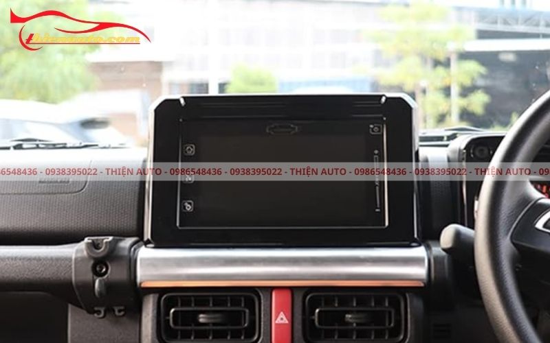 Giá phim cường lực màn hình Suzuki Jimny tại trung tâm chăm sóc xe Thiện Auto