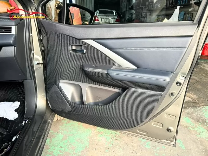 Tại sao nên dán decal carbon cánh cửa ô tô Suzuki tại Thiện Auto?