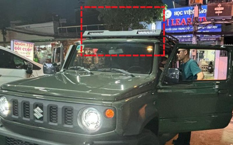 Suzuki Jimny 5 cửa độ giá nóc có đèn