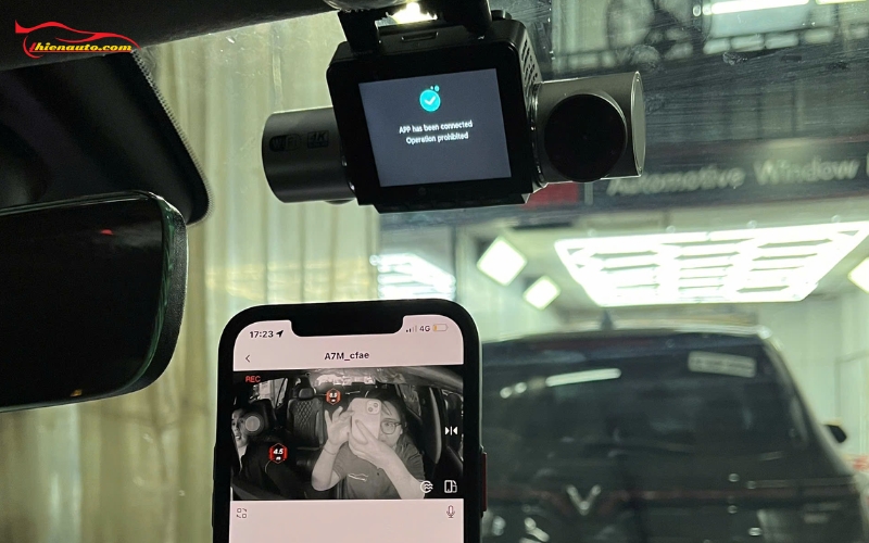 Camera hành trình có quay được trong xe không? Camera YUEMI Q5 quay bên trong xe