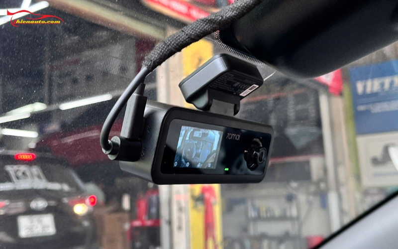 Camera hành trình có quay được trong xe không: Camera hành trình 70mai T400