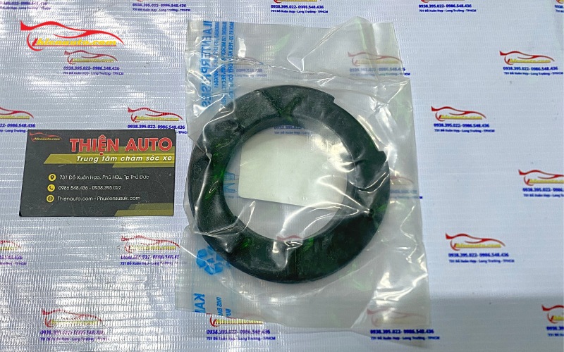 Cao su đệm lò xo giảm xóc trước Suzuki Ertiga có mã phụ tùng 41212-52R00-000