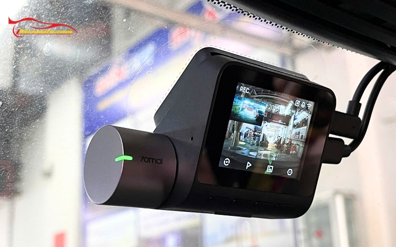 Phukiensuzuki lắp camera hành trình Suzuki Ertiga mẫu 70mai A560S