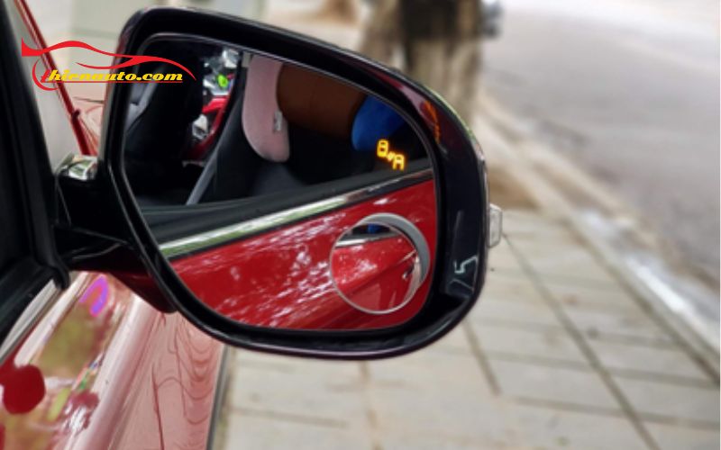 Lắp cảnh báo điểm mù trên gương hỗ trợ lái xe an toàn