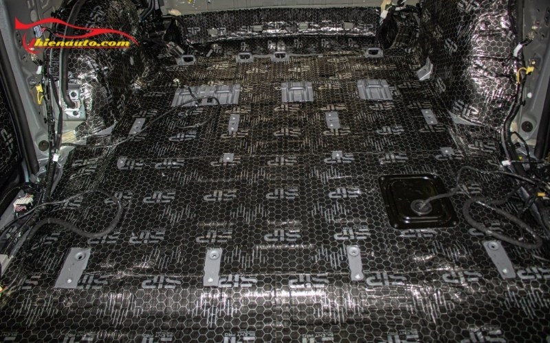 Dán cách âm chống ồn Suzuki Fronx Thủ Đức với quy trình đúng chuẩn