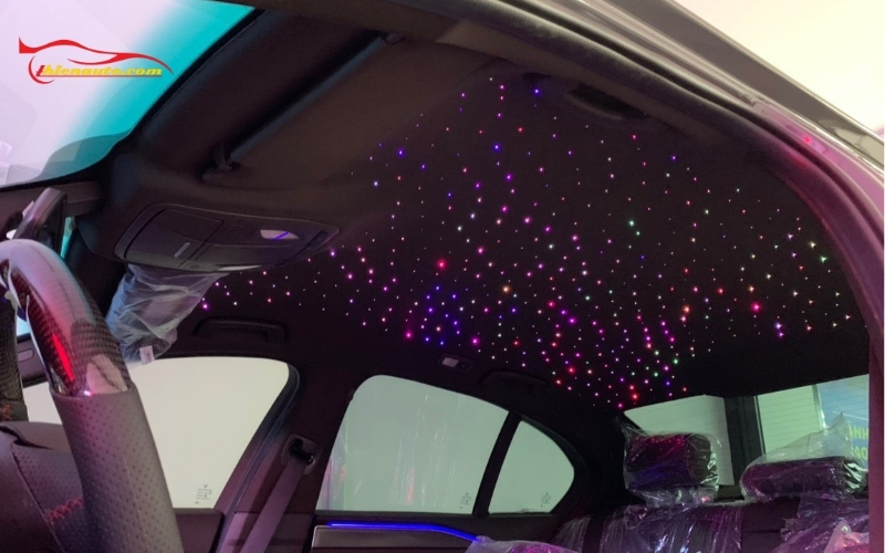 Khách hàng tìm mẫu và gửi cho Thiện Auto thi công mẫu trần sao rơi đổi màu linh hoạt