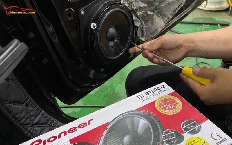 Độ loa Suzuki Swift