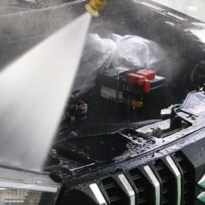 Vệ sinh khoang máy Suzuki Swift