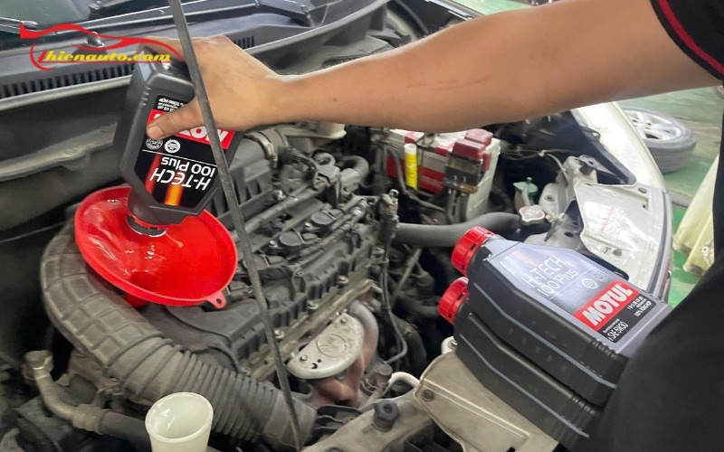 Suzuki XL7 thay bao nhiêu lít nhớt? Những lưu ý quan trọng