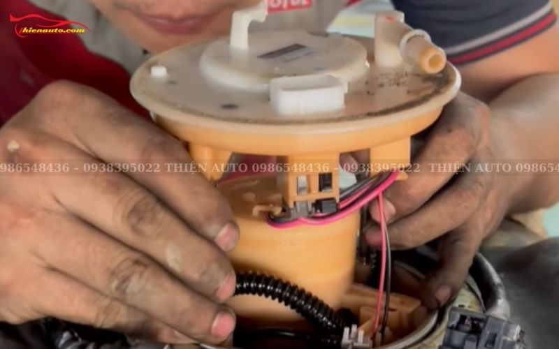 Thay Lọc Xăng Ô Tô Suzuki: Khi Nào Cần Thay và Chi Phí Bao Nhiêu?