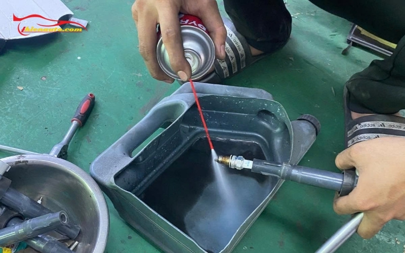 Cách Vệ Sinh Bugi Ô Tô