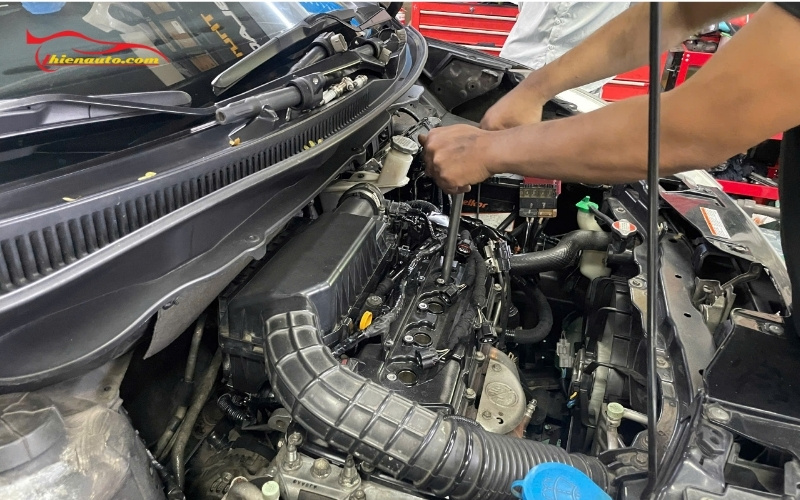 Vệ sinh bugi ô tô Suzuki giúp tiết kiệm nhiên liệu
