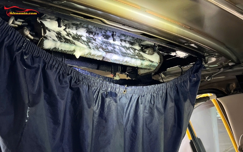 Vệ sinh dàn lạnh điều hòa Suzuki XL7/XL7 Hybrid