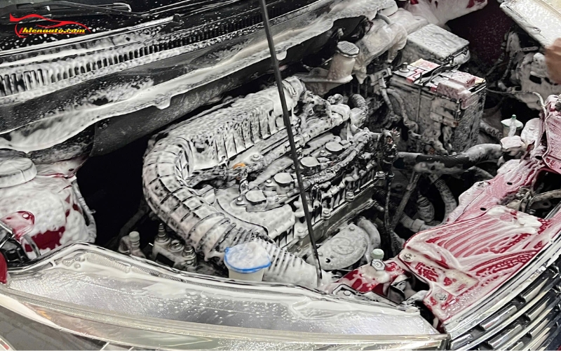 Vệ sinh khoang máy Suzuki XL7/Ertiga