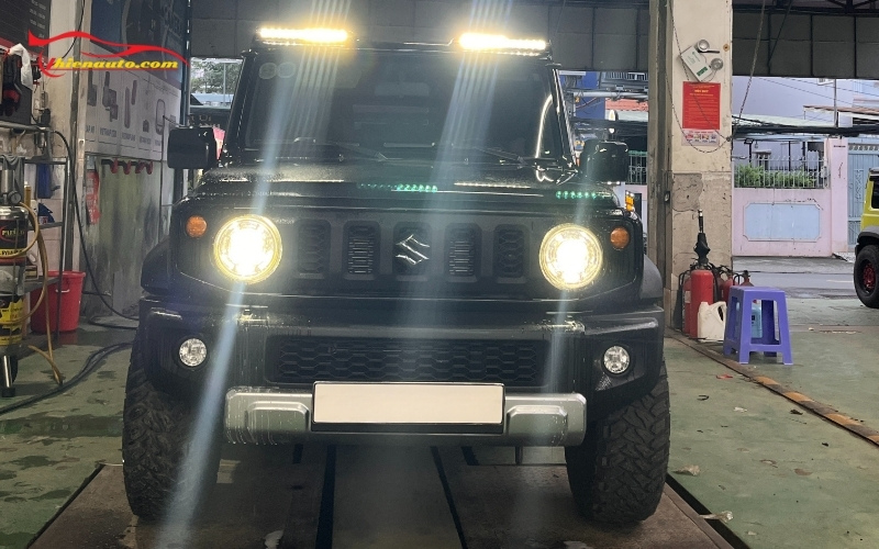 Suzuki Jimny độ offroad vượt địa hình