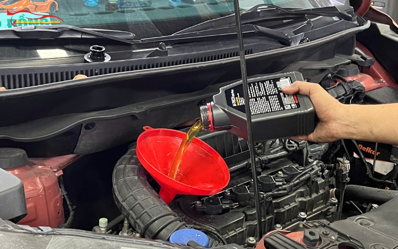 Các mốc bảo dưỡng Suzuki XL7: Thay dầu động cơ lần đầu