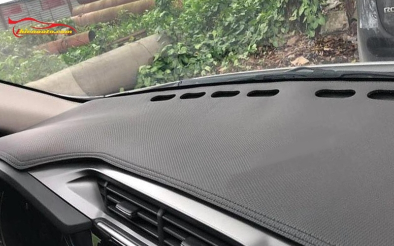 Thảm taplo Suzuki Jimny chống nóng và chống hắt nắng lên mắt