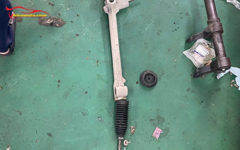 Khi nào cần thay bát bèo giảm xóc ô tô? Dấu hiệu nhận biết bát bèo hỏng