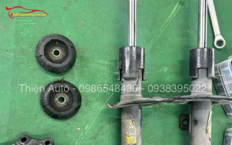 Khi nào cần thay bát bèo giảm xóc ô tô? Dấu hiệu nhận biết bát bèo hỏng