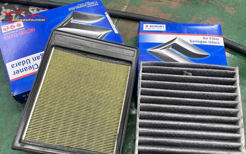 Kiểm tra xe trước khi về quê ăn Tết: thay lọc gió ô tô