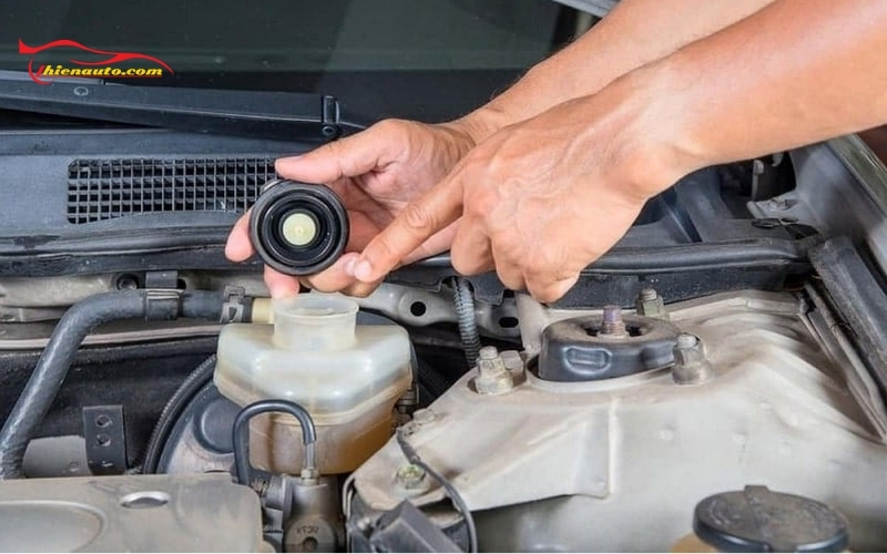 Nên thay dầu phanh ô tô Suzuki sau mỗi 100.00 km vận hành