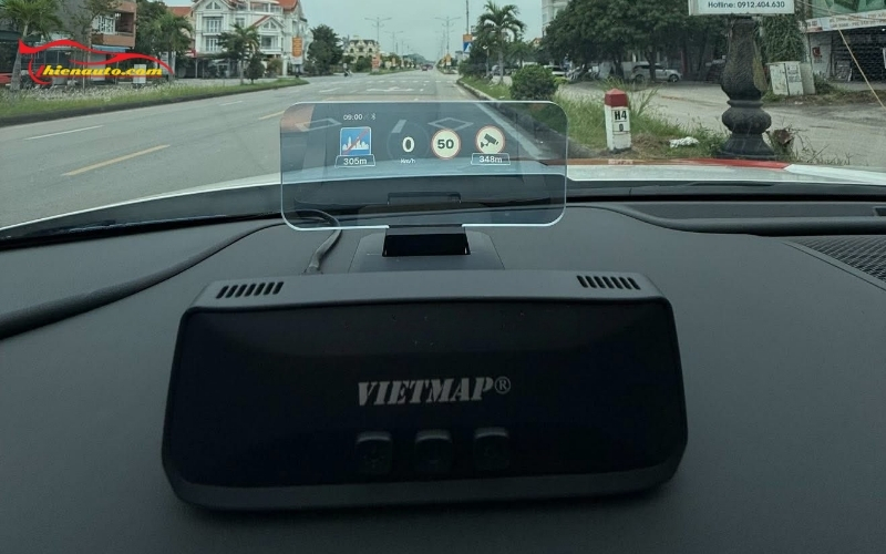 Giải đáp: Có nên lắp HUD hiển thị tốc độ kính lái không?