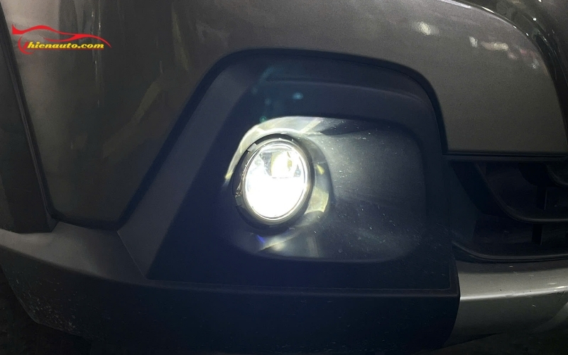 Đèn bi gầm XLight F10 Pro V2 với nhiệt màu trắng