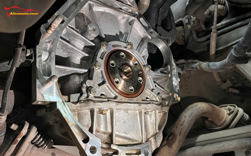 Suzuki XL7 thay phốt đầu đuôi hộp số