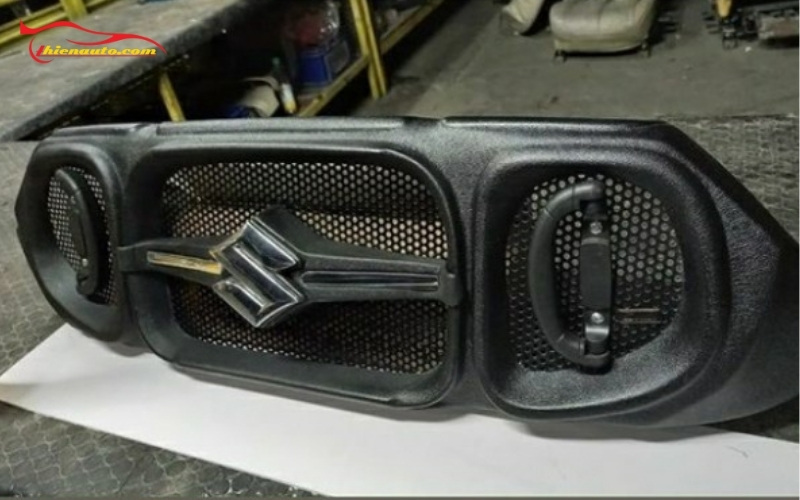 Độ mặt calang Suzuki XL7 giúp cải thiện vẻ đẹp ngoại thất, hỗ trợ tản nhiệt đầu xe