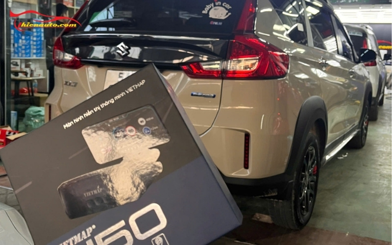 HUD Suzuki XL7 hiển thị thông tin lên kính lái, cắm jack zin