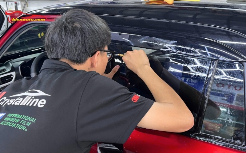 Giá dán phim cách nhiệt Suzuki Ertiga dao động từ 5.000.000 - 16.000.000 đồng