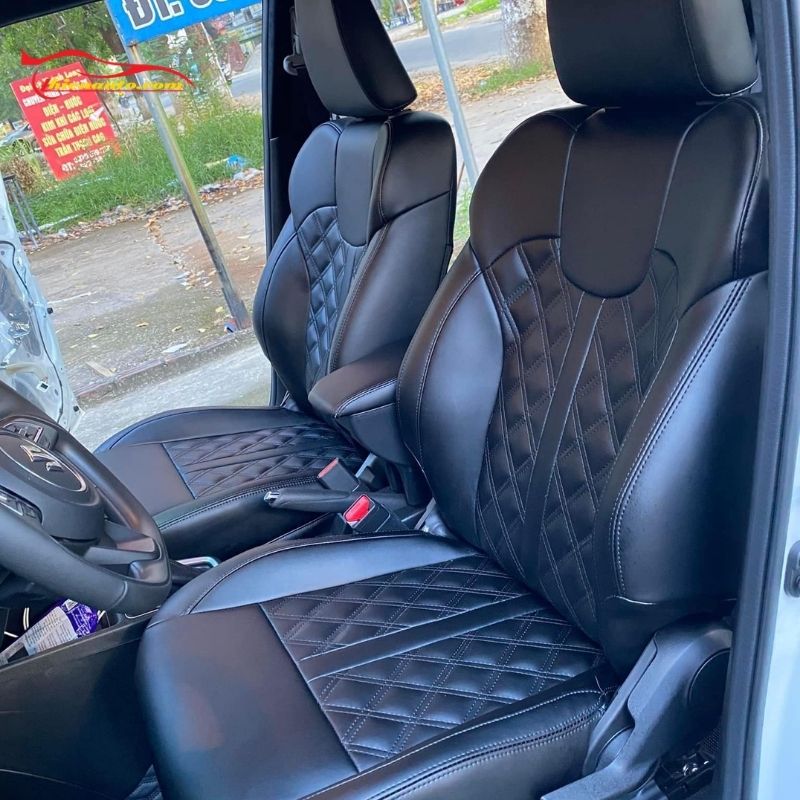 Mẫu ghế da Suzuki Ertiga họa tiết ô vuông và quả trám